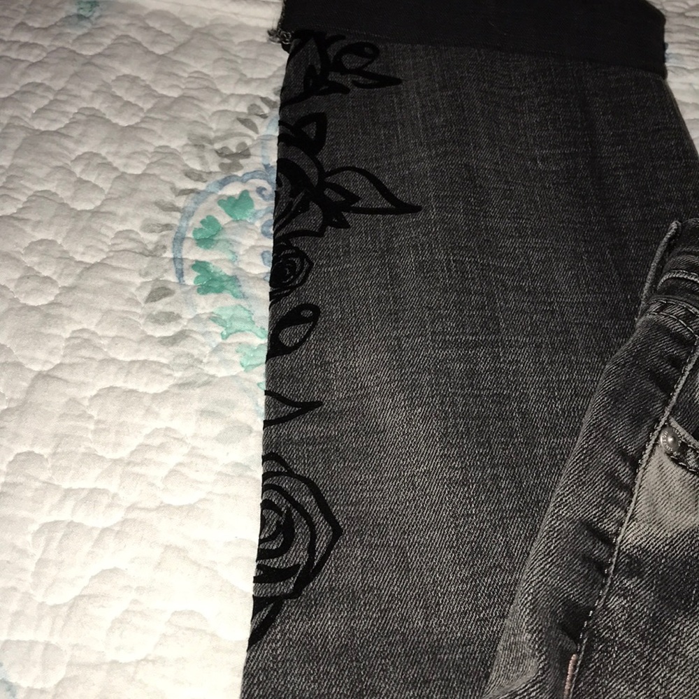 SOLD- NWT Jessica Simpson Black Destructed Jeans - Picture 6 of 8